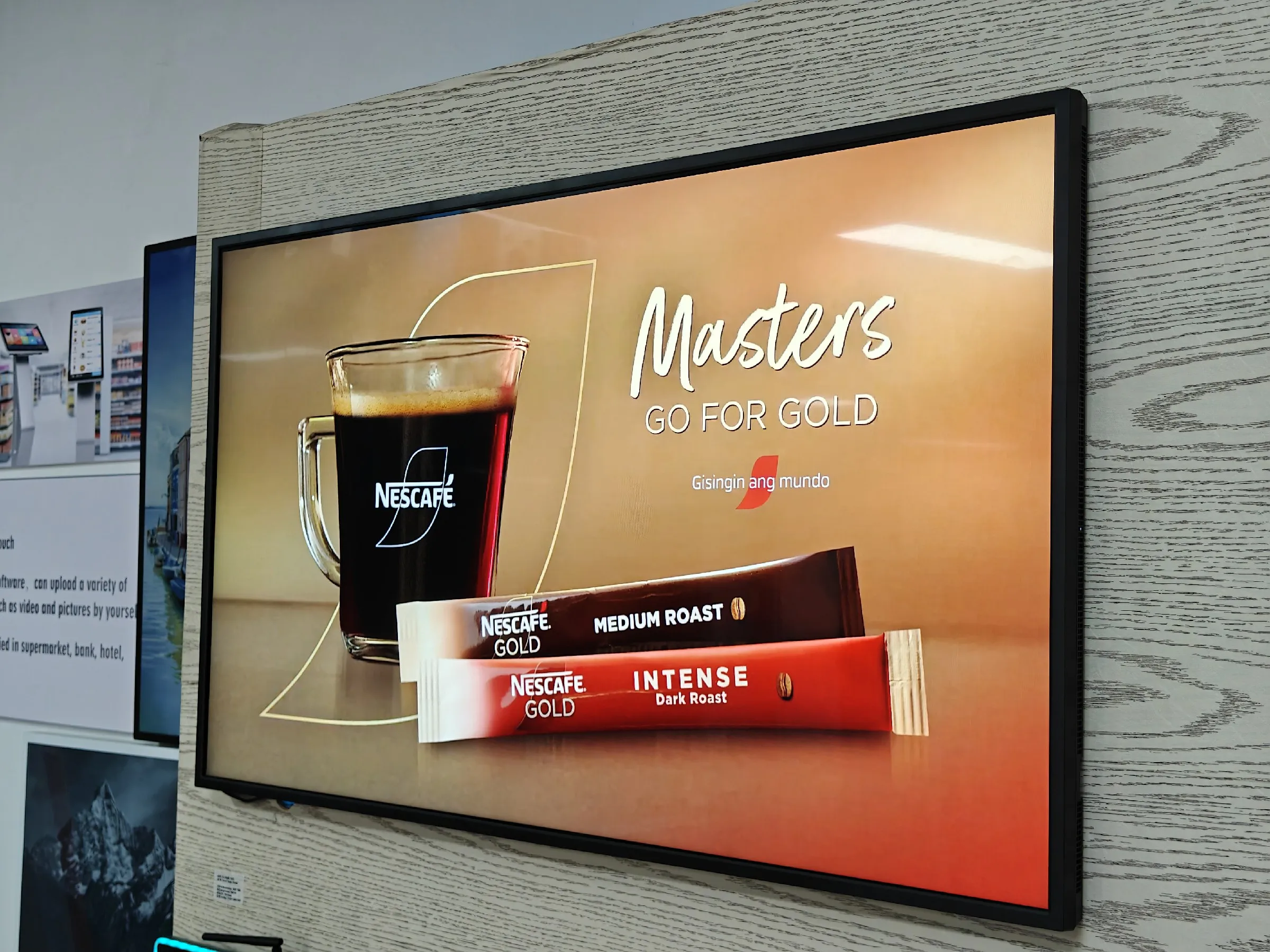 LCD Advertising Display 4k Digital Menu Board 43 55 Inch Frameless Wallpaper TV Flat Screen Frameless Digital Signage