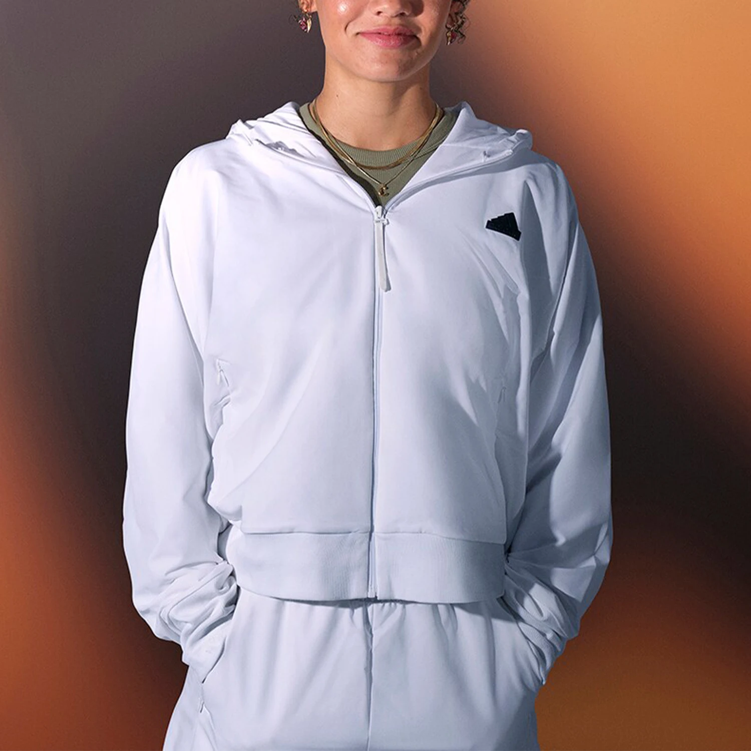 

Официальная женская тканая куртка с капюшоном Adidas True Relaxation Series IN9483