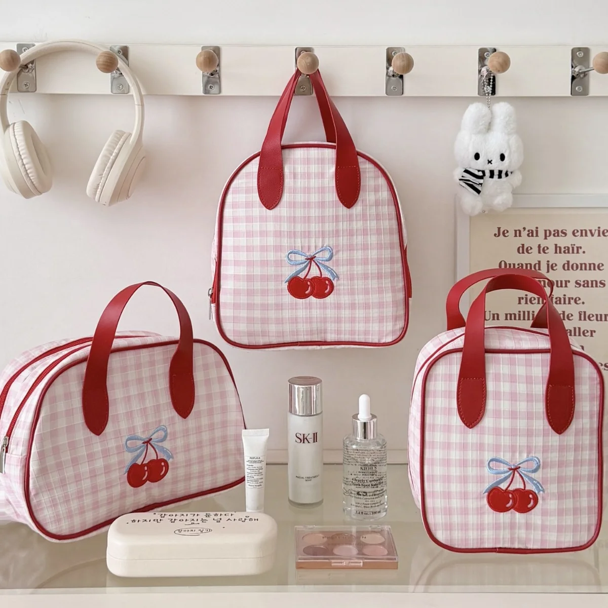 Sweet multifunctional makeup bag, large capacity portable travel toiletry bag, travel skincare storage wash bag