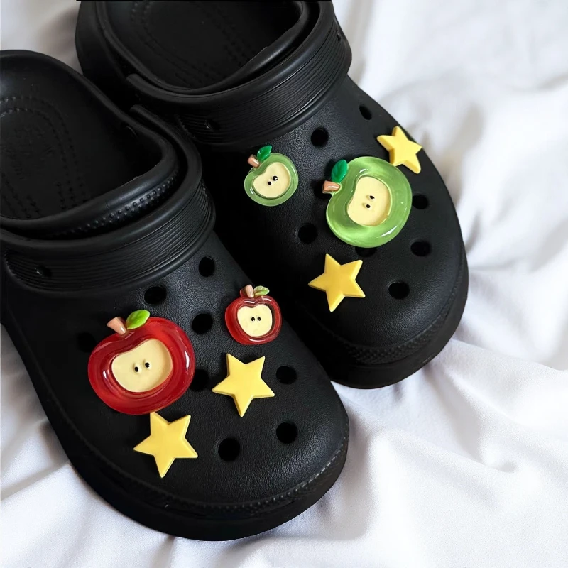 المبيعات الساخنة سحر الأحذية الموضة لزهور التفاح الخماسي الصغيرة قباقيب إبزيم الحذاء لطيف إكسسوارات الأحذية الديكور للفتيات هدية