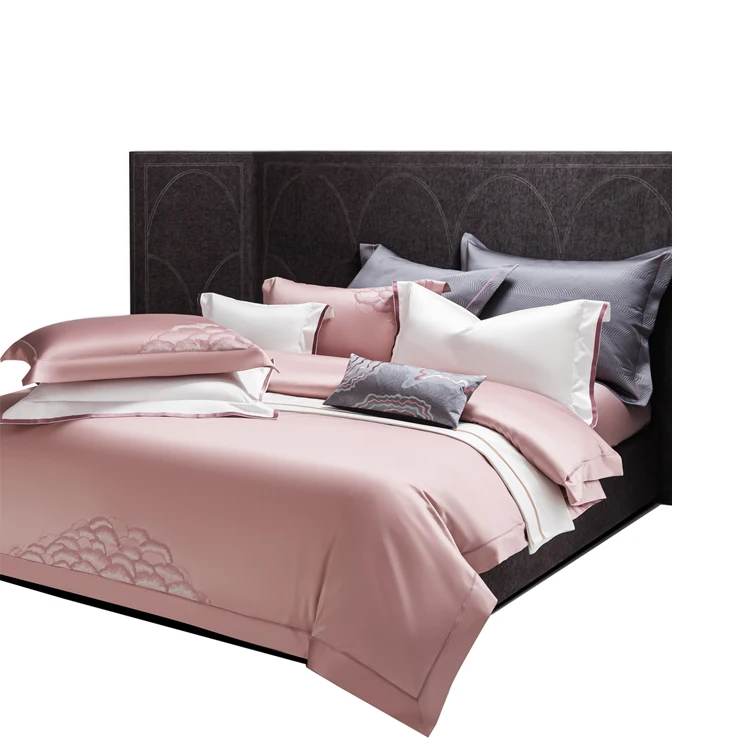 

Pink Gingko Leaf Embroidery Design Luxury Quilt Four-piece Bedding Set 100 Pieces of Long Staple Cotton Bedding Set Luxury