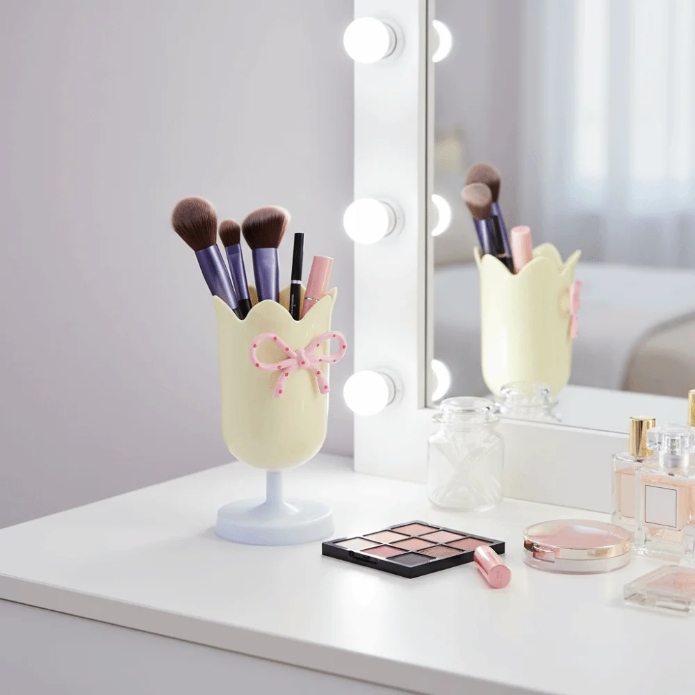 Durable Plastic Tulips Shape Pen Holder Cute Design With Bow Desktop Organizer Tulips Shape Multi-functional Storage Bucket