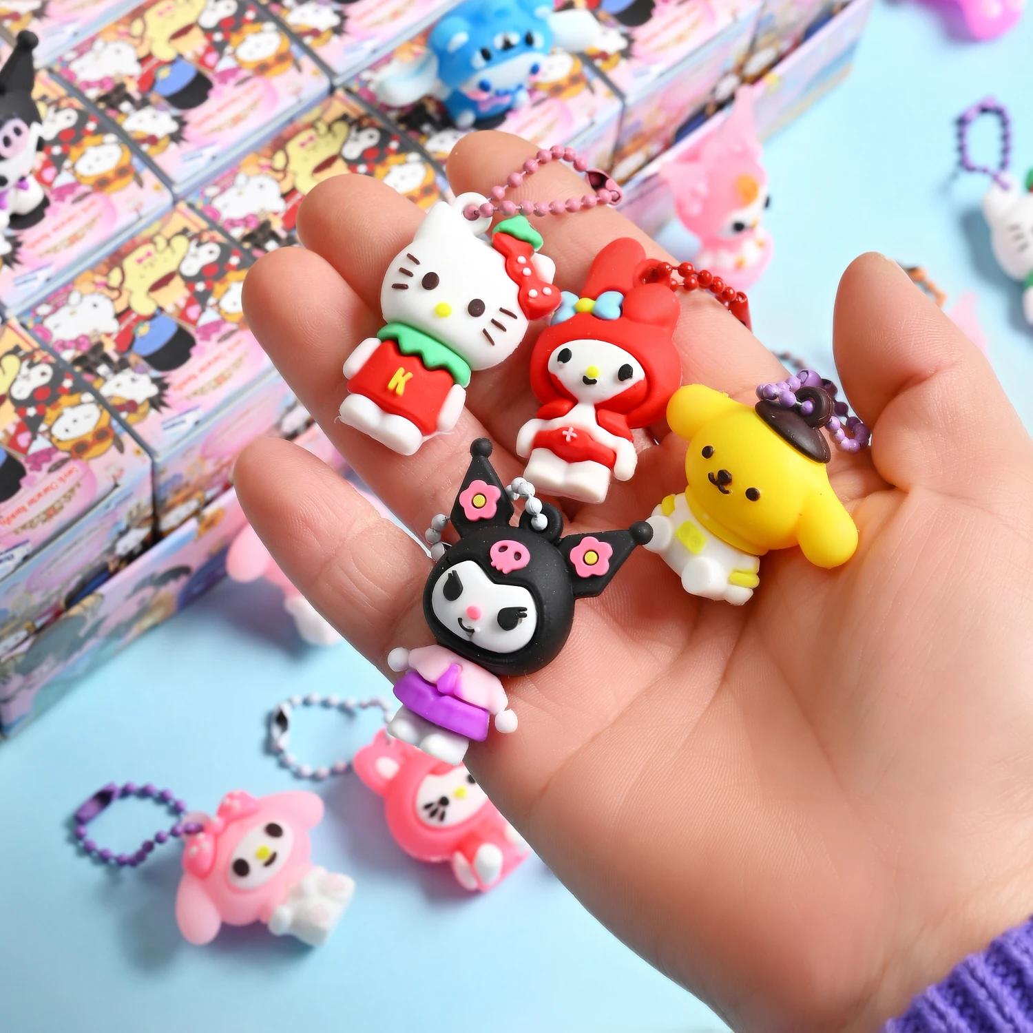 

Набор из 24 фигурок Sanrio Hello Kuromi 2026 года: аниме-фигурки, брелоки, подвески, декоративные игрушки для детских рождественских подарков ﻿