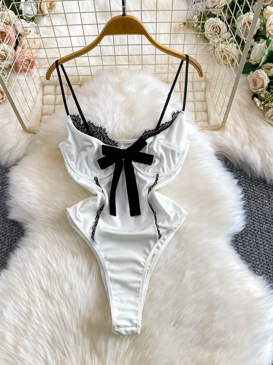 

Foamlina Sexy Bodysuits Women's Fashion Lace Spliced Bowknot Spaghetti Strap Sleeveless Slim Open crotch Summer Camisole Tops
