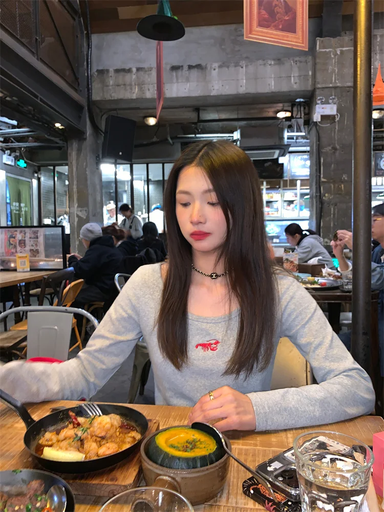 Damska długa koszulka bazowa na jesień i zimę, do noszenia pod spód lub na wierzch, Design Sensation, mieszanka bawełny i poliestru, T-shirt.