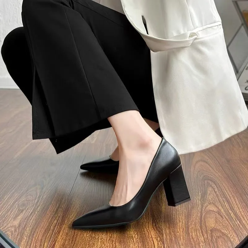 

Модные женские туфли-лодочки 2026 года: роскошные, из лакированной кожи, на тонком высоком каблуке, с острым носком, дизайнерские, сексуальные