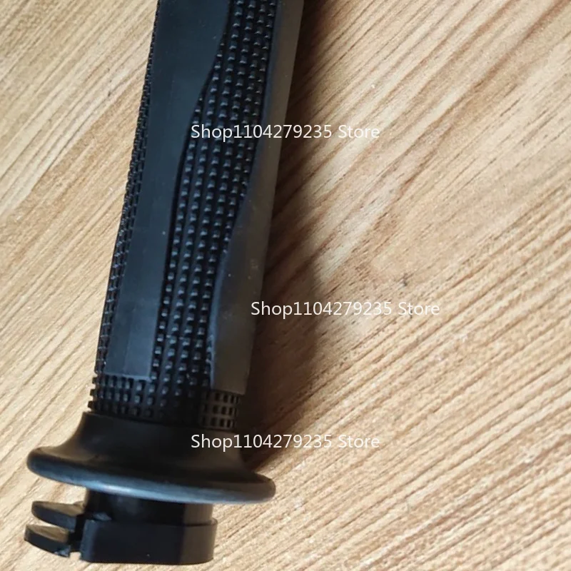 

Motorcycle Right Handle Throttle Grip Rubber Sleeve Fit KD150-JEKGFHLZ