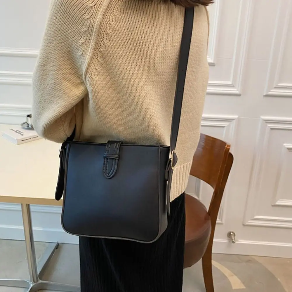 

Large Capacity PU Leather Square Bag Handbag Korean Style Simple Shoulder Bag Phone Bag All-match Ins Square Tote Bag Outdoor