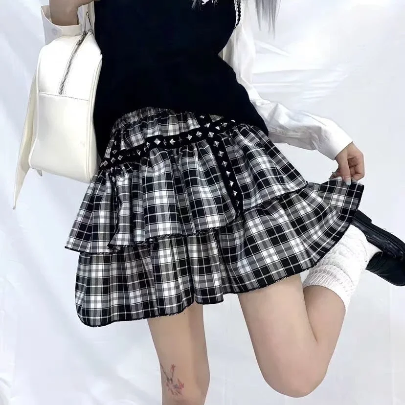 

Gothic Women Skirt White Black Plaid Short Skirts Rivet Punk Style Double Layer High Waist Ball Gown Mini Skirts Female Harajuku