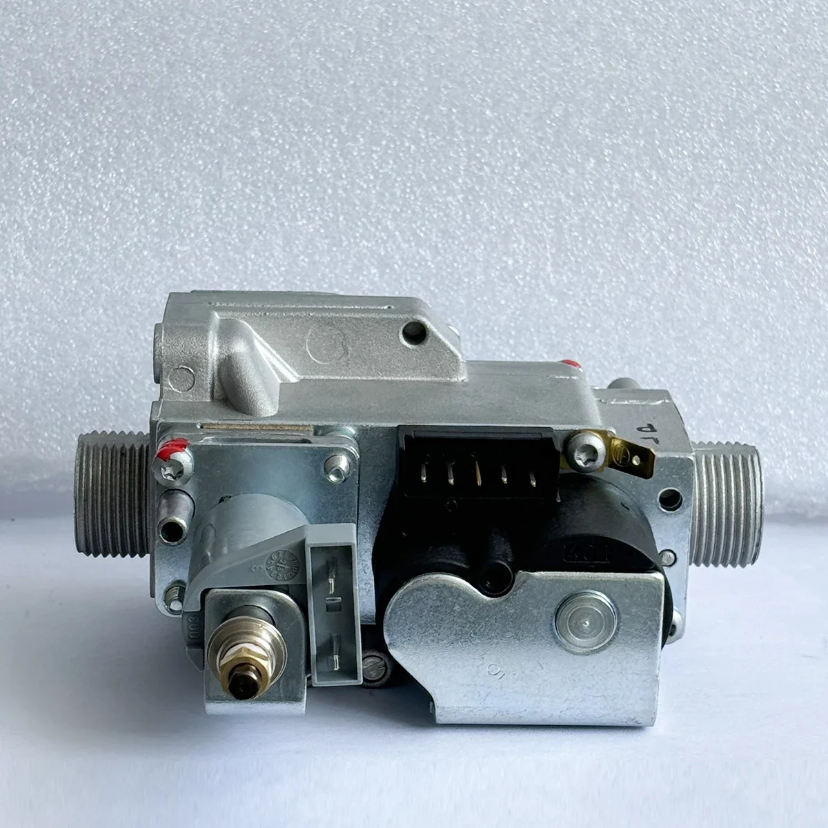 1 قطعة VK4105M5090 1 صمام الغاز النسبي لاستبدال فرن معلق على جدار الغاز