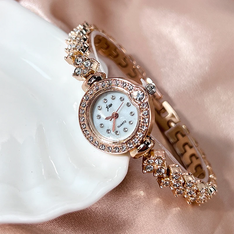 Ladies' Watches Light Luxury Brands Niche Exquisite Compact Bracelets High End Alloy Wristbands  Fashion Student Quartz Watches