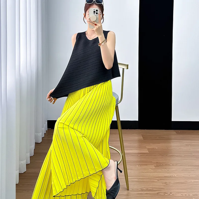 Pleated Irregular Pleated Vest Top Pleated Nine Minute Pants Two Piece Set Miyake 2025 Summer New Women's Solid Colour Suit