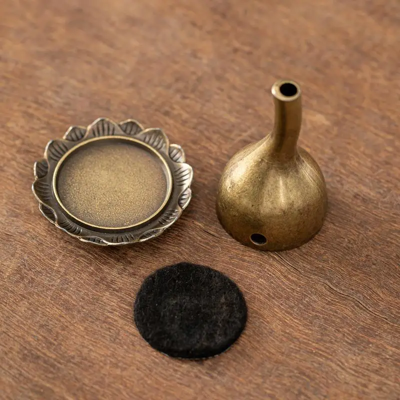 1 Stück Mini-Räuchergefäß aus antikem Messing und Zinklegierung mit kompaktem Lotus-Basis-Design für Meditation, Yoga und Aromatherapie zu Hause. – Detail 8
