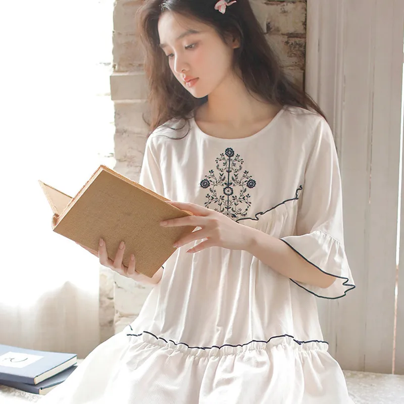 Sweet White Pure Cotton Nightgowns For Women Short Sleeve Sleepwear Vintage Princess Elegant Embroidery Loose Night Dress