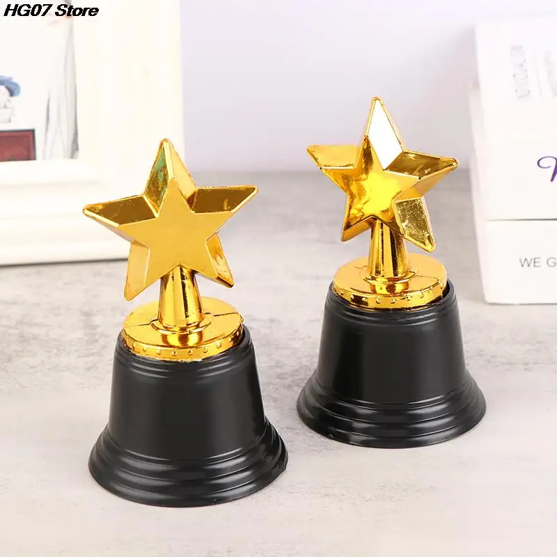 Mini Star Thumbs جائزة بلاستيكية الكأس للأطفال ، الجوائز الفائز للأطفال ، المنافسة ، جائزة مكافأة ، الحفلات المفضلة ، 1 قطعة
