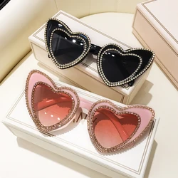 Trendy Pink Diamond Heart Shape Sunglasses Women 2025 Brand Design Luxury Men Sun Glasses Vintage Decor Rhinestone Shade Eyewear