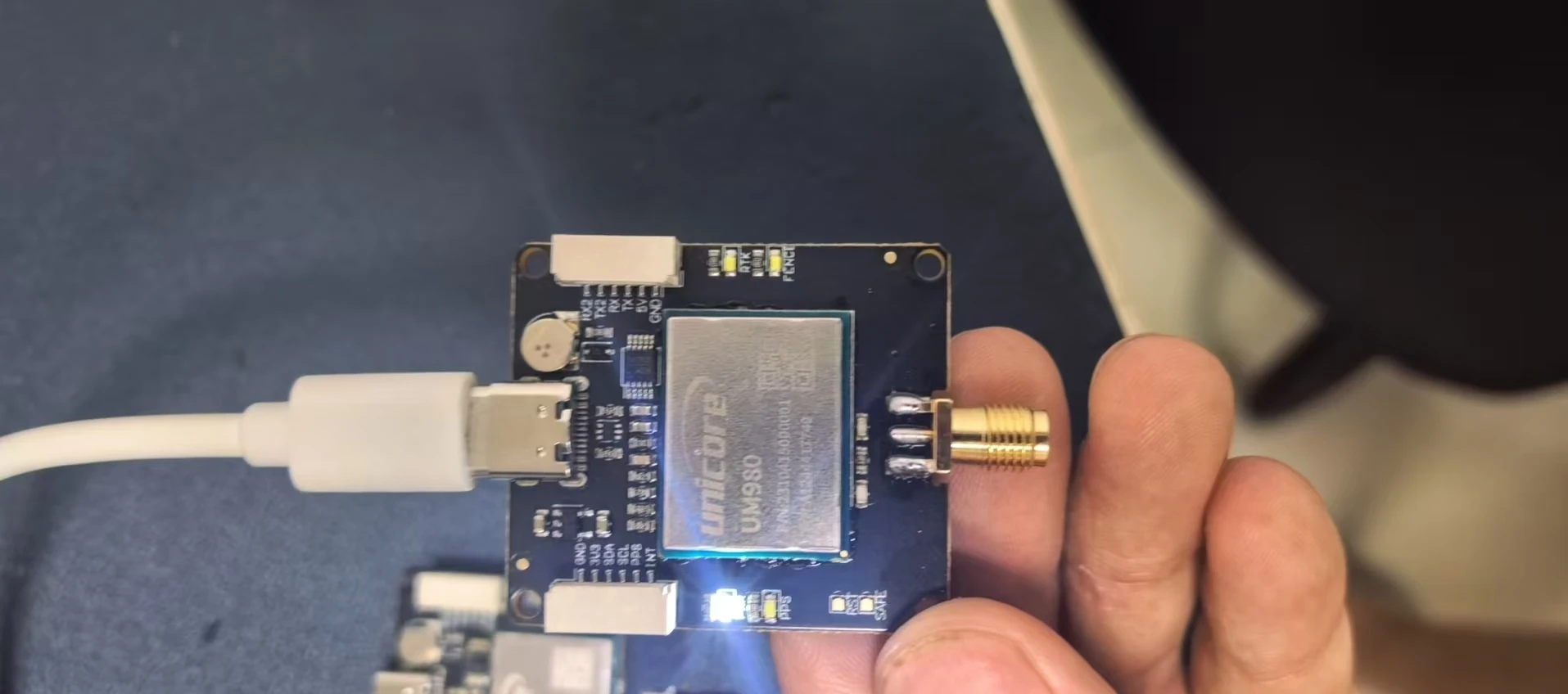 UM980 Papan luar biasa Bekerja Serial I2C dan SPI ESP32 mengontrol I2C dan SPI UM980