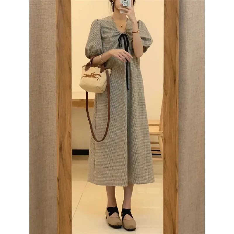 Vestido a cuadros con mangas abullonadas y diseño de camiseta holgada y adelgazante con cuello en V empalmado para mujer