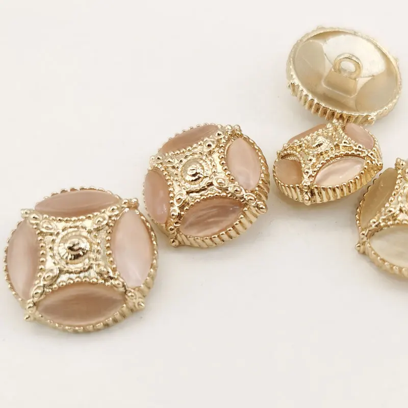 10 Stück 18/20,5/22,5 mm goldene Vintage-Metallknöpfe für Kleidung, Nähzubehör, Nähknöpfe, Manteldekorationen, DIY-Näharbeiten – Detail 3