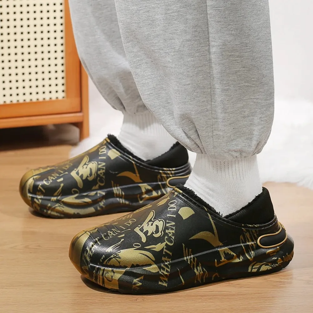 Warme Baumwolle Schuhe Männer Hausschuhe Wrap Heels Plüsch Hausschuhe Wasserdicht Rutschfeste Winter Hausschuhe Plattform Rutsche Männer Hause Hausschuhe