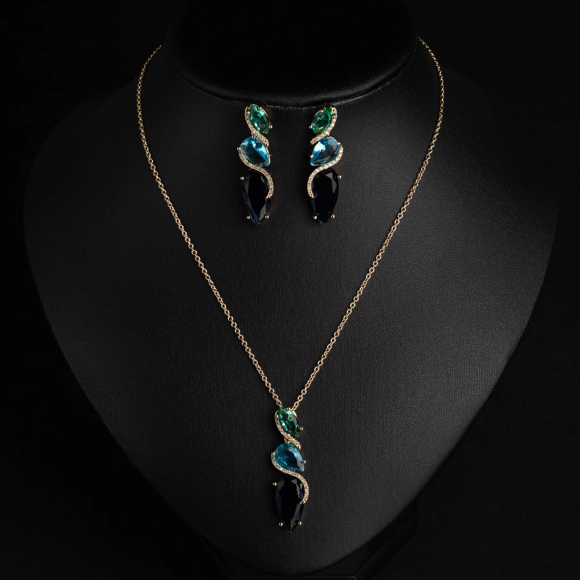 Vintage Zircon Jewelry Set for Women High-End Light Luxury European American Style Earrings Necklace Combo 2026