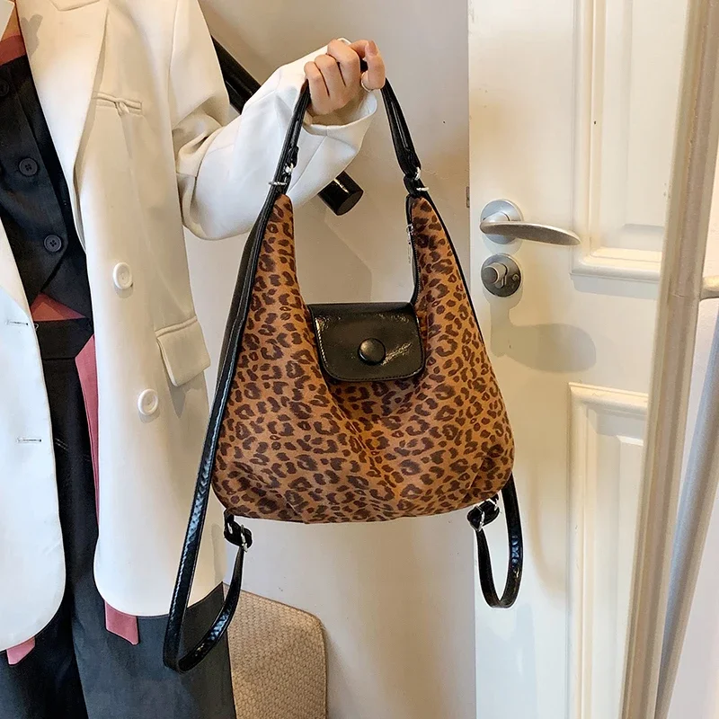 حقيبة نسائية من البولي يوريثان بطباعة الفهد قابلة للتحويل على الكتف/حقيبة كروس/حقيبة ظهر بحزام قابل للتعديل محفظة عصرية للأساسيات اليومية