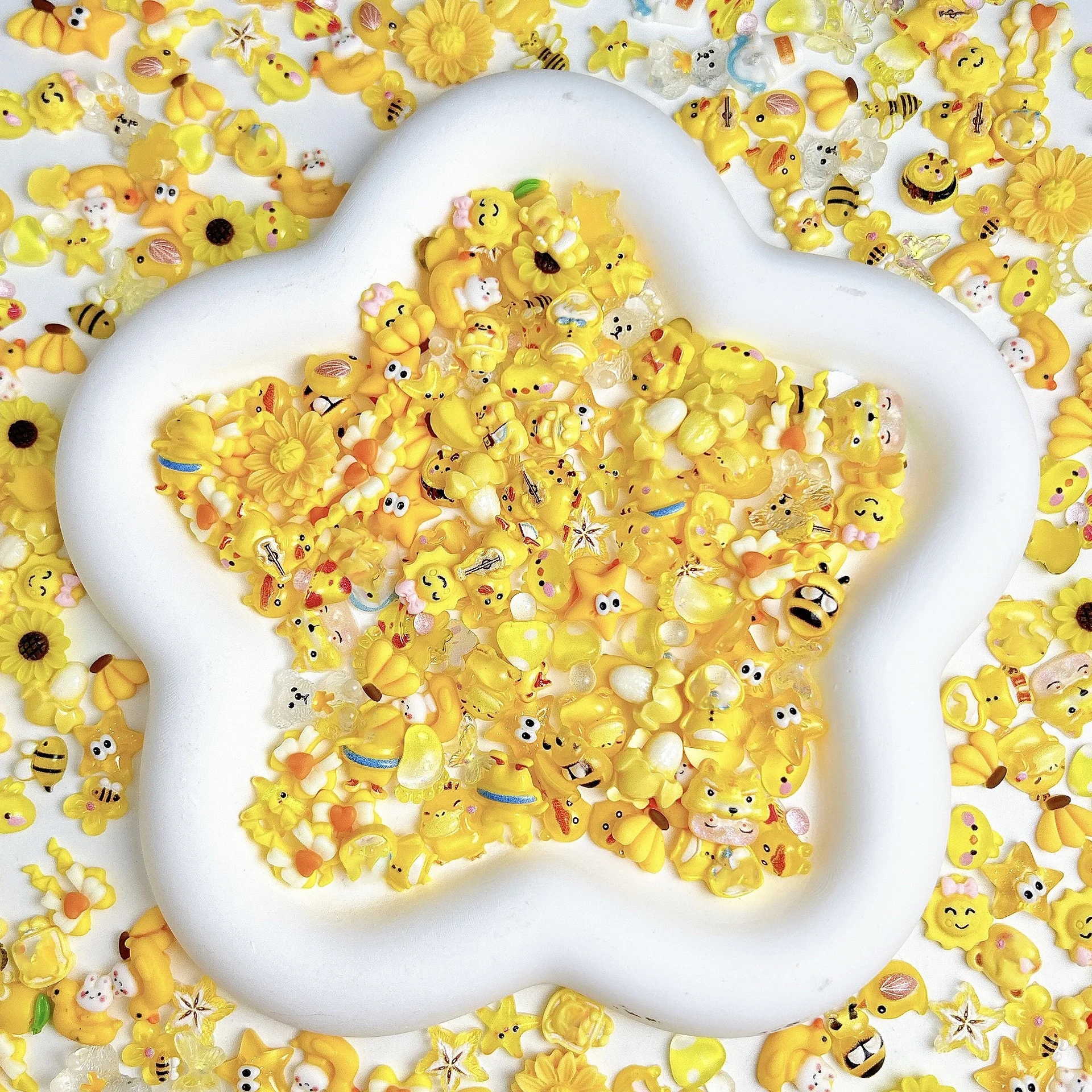 20 piezas de abalorios de resina para uñas, serie amarilla mixta, flores 3D, cinta, osos, sol, abejas, estrellas, piezas, decoración de uñas, accesorios bonitos para uñas