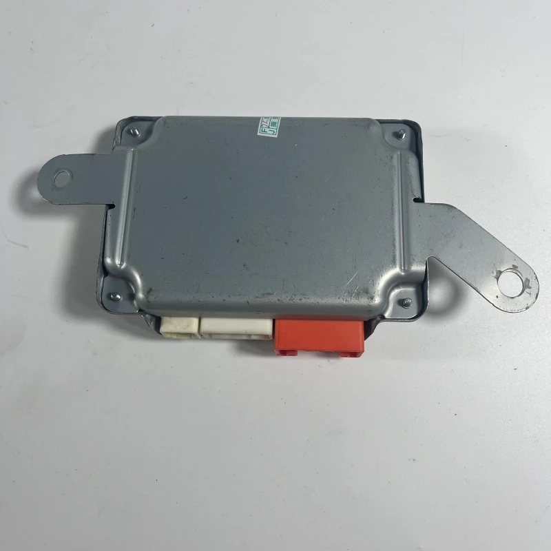 Battery voltage sensor 89892-48020 suitable for Lexus RX270, RX350H, RX450H.