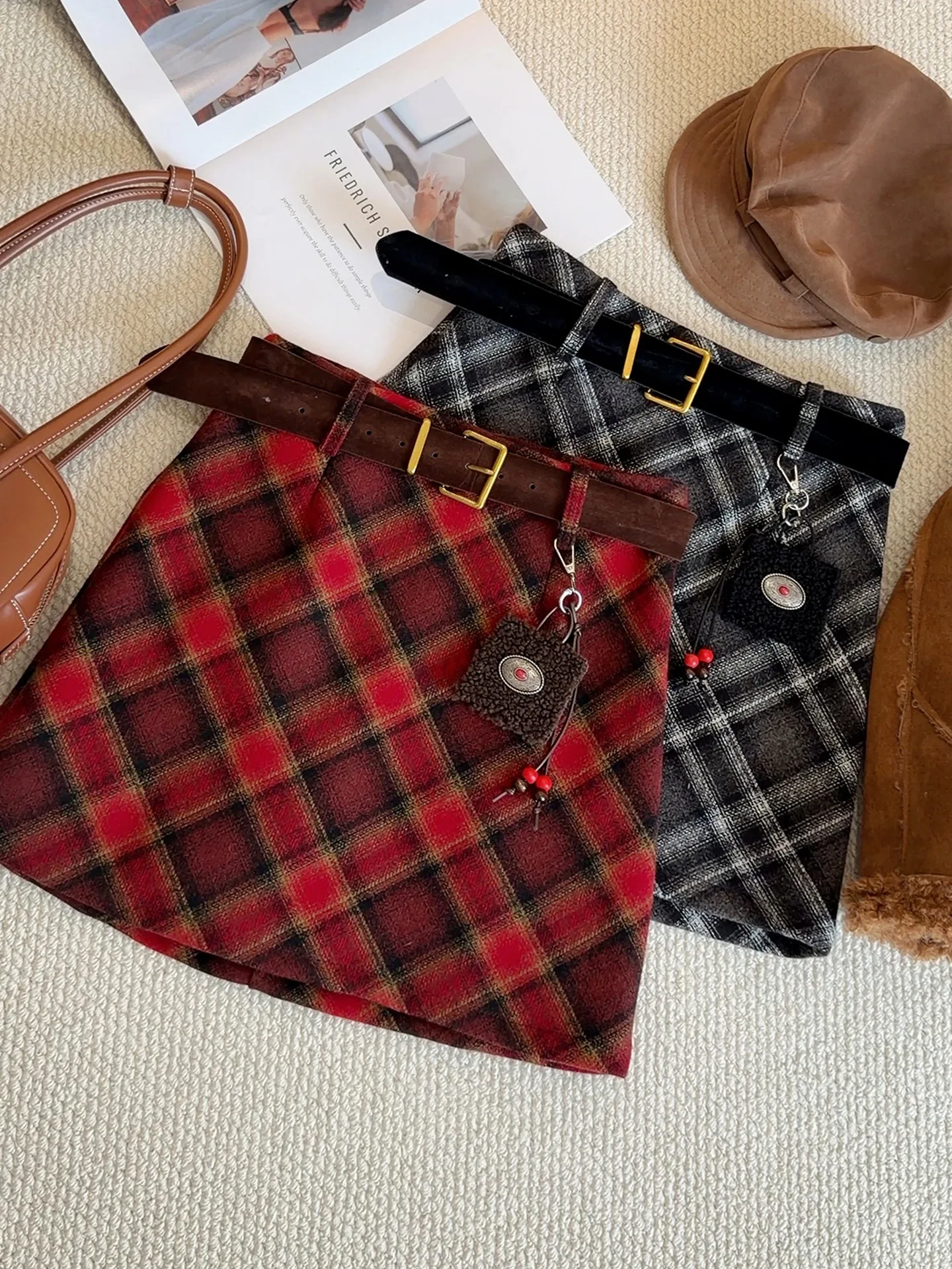 England Red Plaid Woolen Mini Skirt Women Winter Fashion Casual Outdoor Versatile High Waist Slim Short Skirt Belt Loose A-line