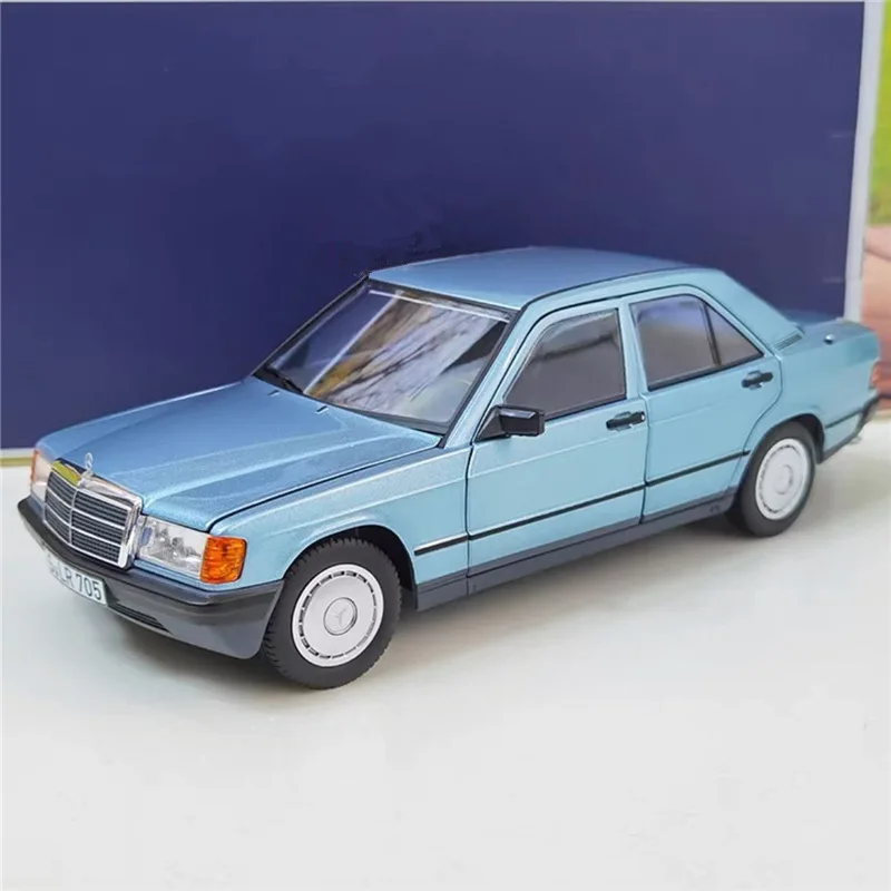 Bburago 1:24 Mercedes-Benz 190 E 2.6 Alloy Car Model Simulation Diecast Metal Classic Retro Old Car Vehicles Model Kids Toy Gift