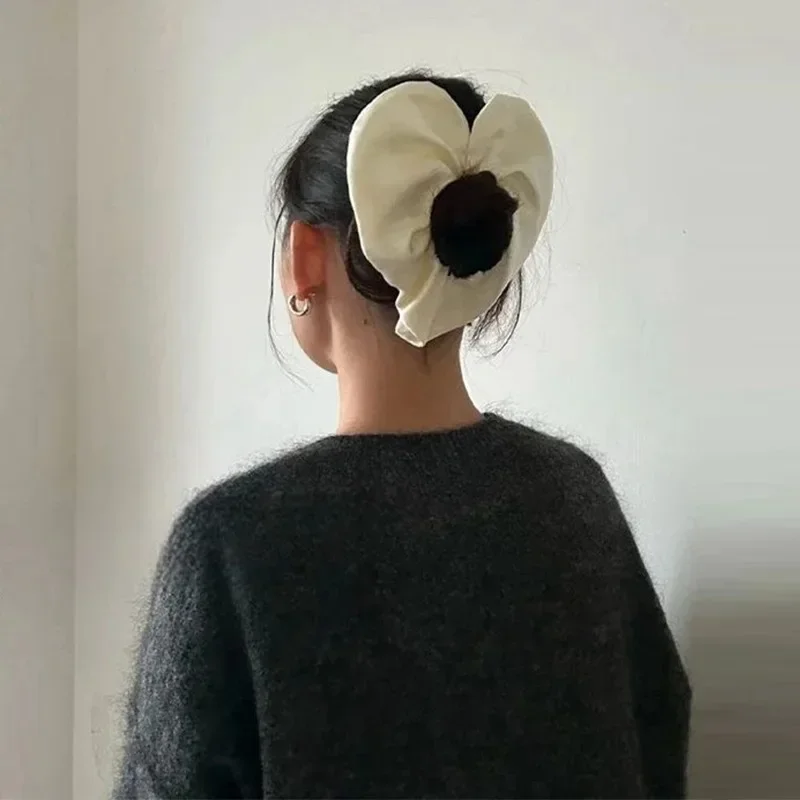 Czerwona satynowa opaska do włosów w kształcie serca Gumki do włosów Niski kucyk Akcesoria do włosów Kucyk do włosów Akcesoria do włosów dla niemowląt