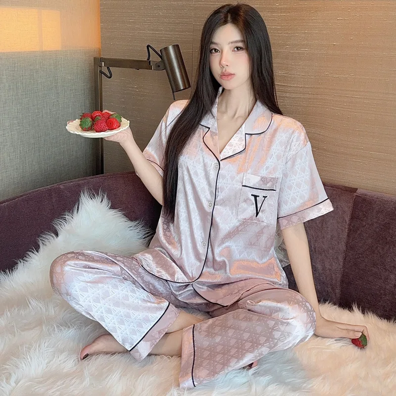 

Летний тонкий пижамный комплект для девочек в французском стиле с сердечками, с коротким рукавом и длинными брюками, из высококачественного ледяного шелка, для дома