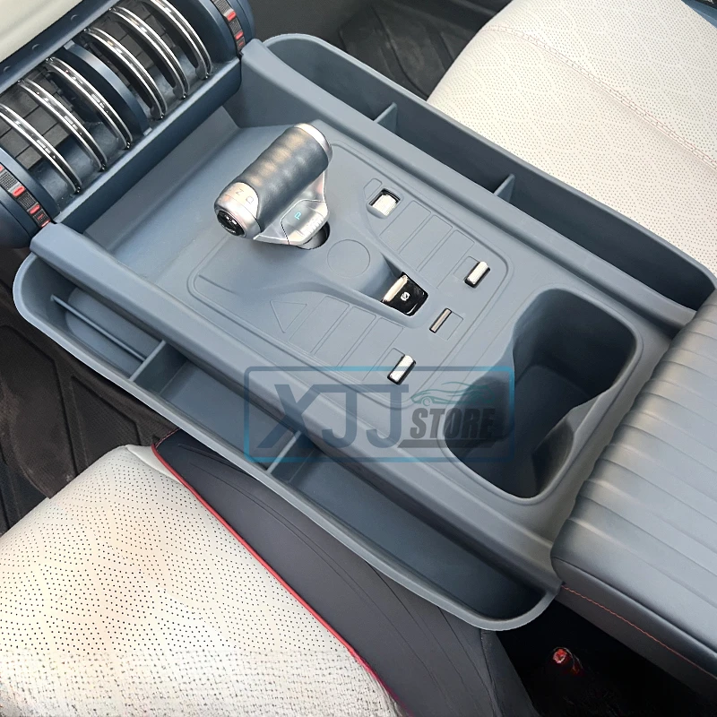 ل BYD Atto 3 Yuan Plus وحدة التحكم المركزية مسند الذراع صندوق صينية حامل الكأس السيليكون صندوق تخزين لوحة شحن لاسلكية داخلية