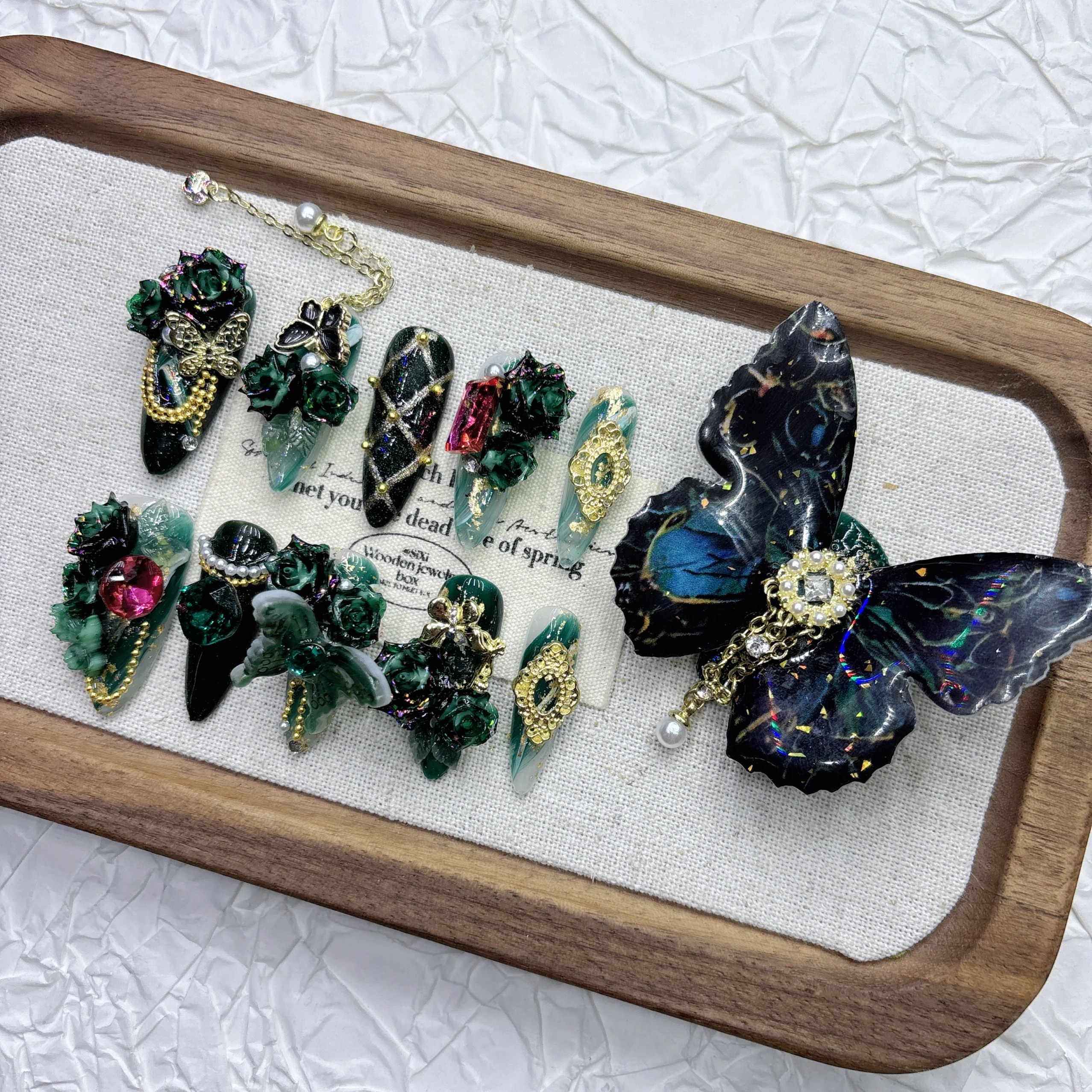 

Grandmother Green Phantom Butterfly Light Luxury Heavy Industry Advanced Sense Handmade Wear Nail High-end Nail Art
