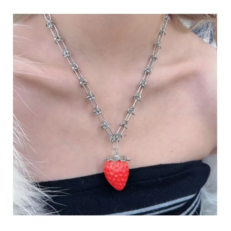 

Sweet and Cute Pearl Red Strawberry Necklace Women's Light Luxury Niche High-end Pendant Year Collarbone Chain Neck Chain