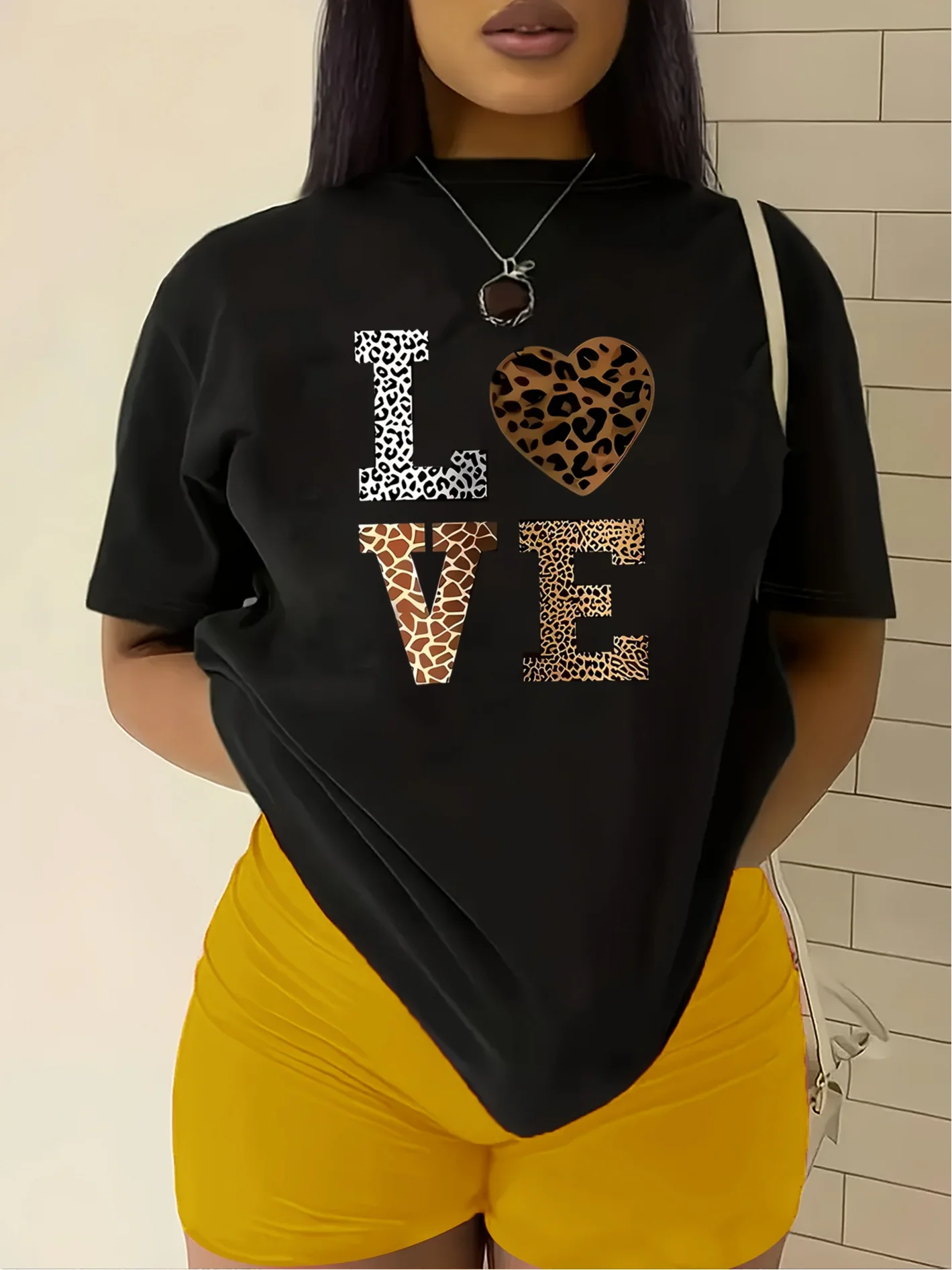 Fashion White "Love" Leopard Heart Pattern T-shirt-Casual round Neck Short Sleeves Casual T-shirt Leopard Heart Pattern image 3