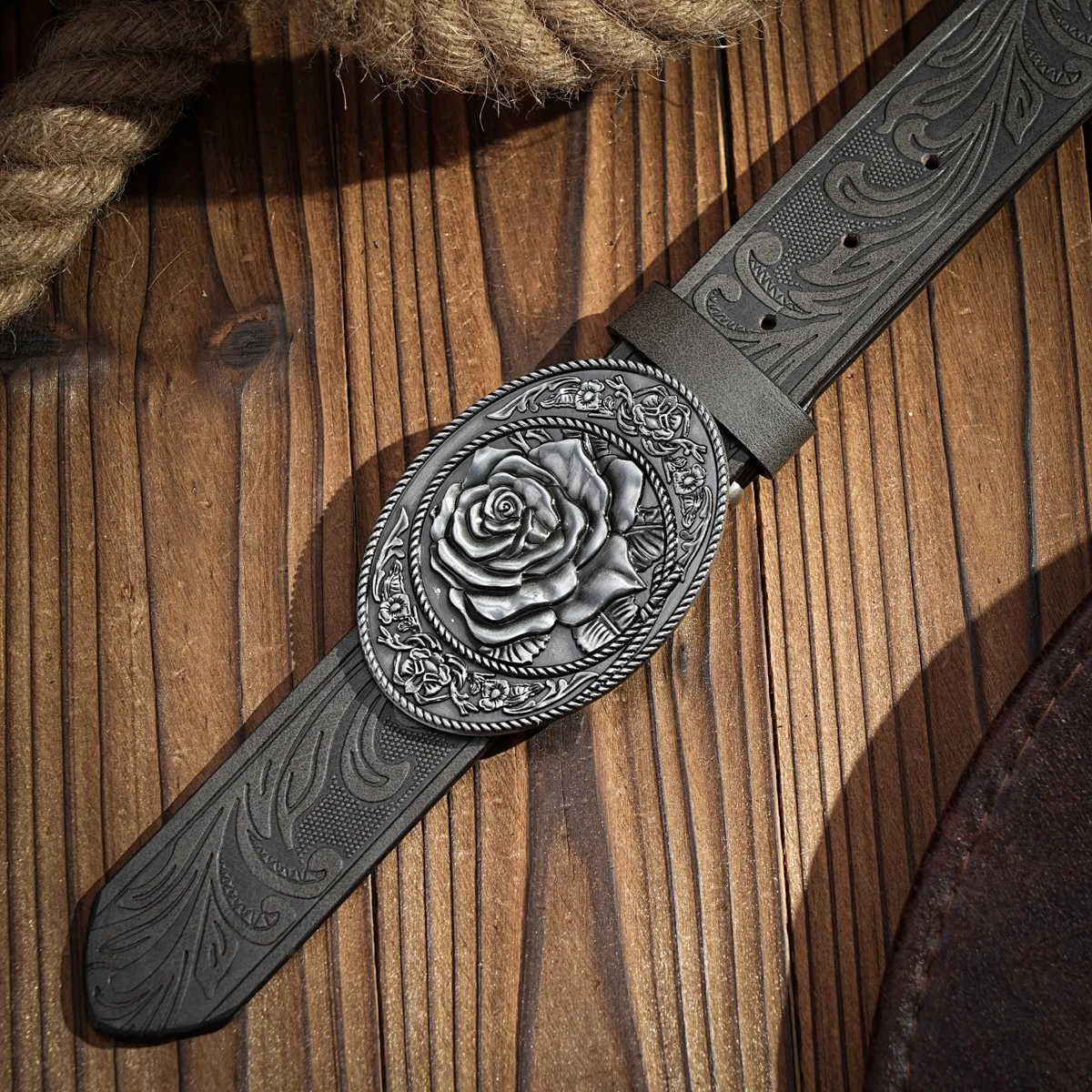 Ein lässiger, individueller und Retro-Gürtel, Kleidungsaccessoire im Western-Stil, Metallschnalle, PU-Gürtel, geeignet für Männer und Frauen. – Detail 8
