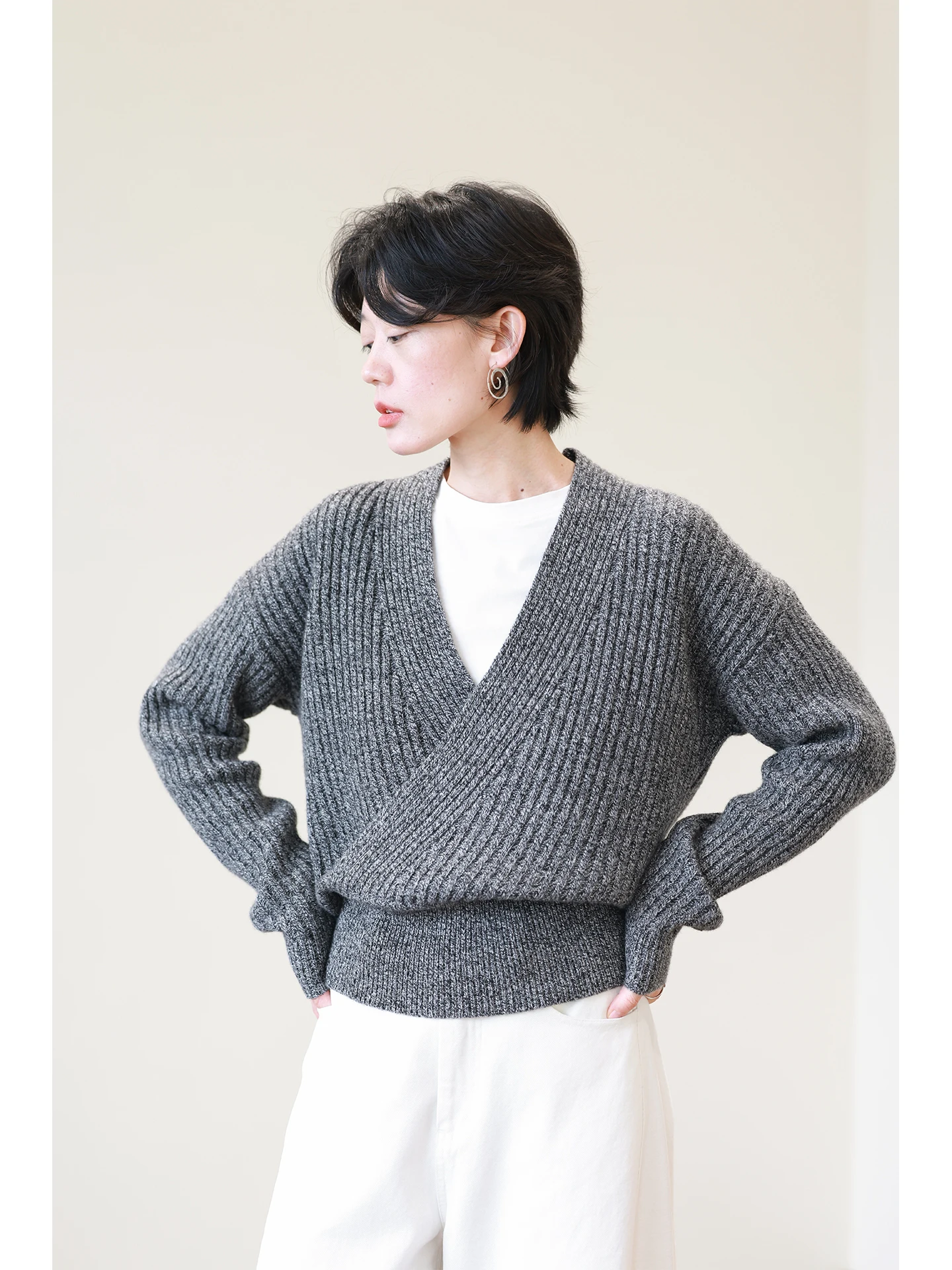 

Ретро-свитер из смесовой шерсти с V-образным вырезом, многослойный, с эффектом утяжки на талии, вязаный топ для женщин