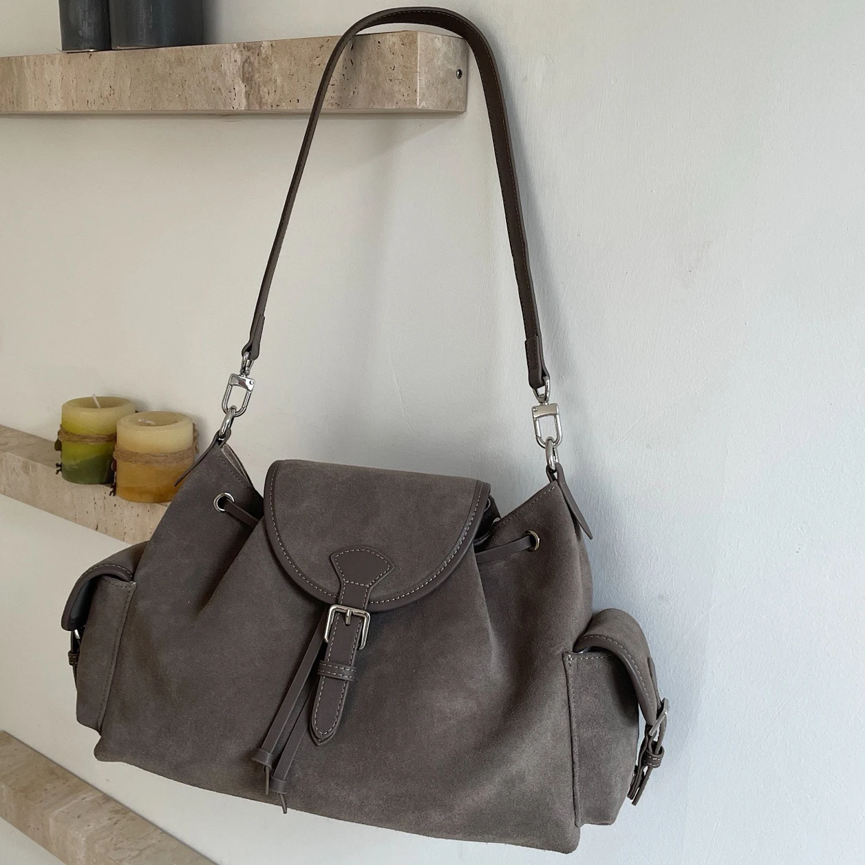 

Suede Women's Armpit Bag 2025 New Niche Design Vintage Multi-Pocket Pleated Cloud Bag Fashion One-Shoulder Crossbody Bag
