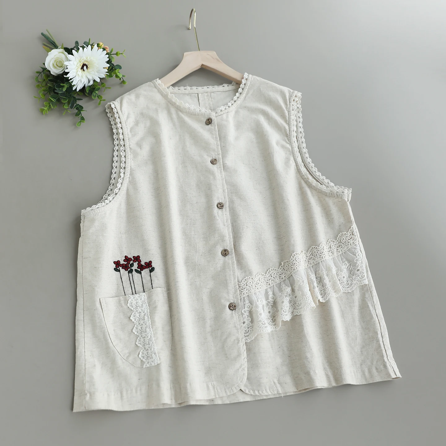 

Japanese Sweet Mori Girl Lace Flower Embroidery Patchwork Vest Outwear Women Summer O-Neck Sleeveless Casual Loose Vest Tops