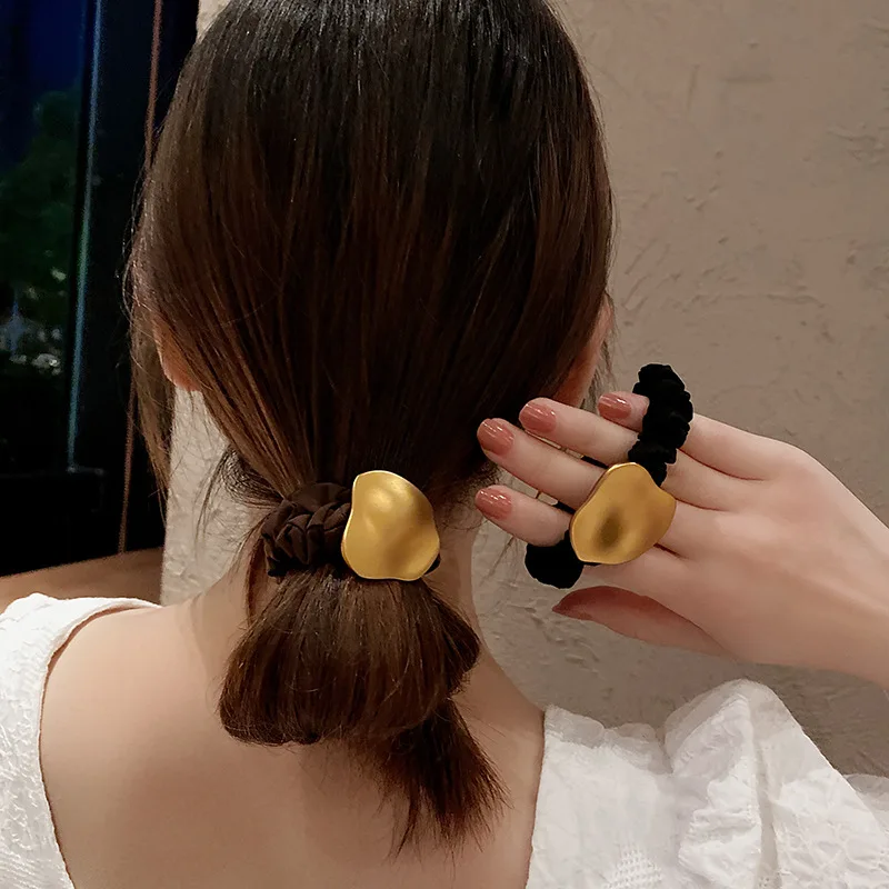 Irregular metal hair rope female south Korean small intestine hair circle web celebrity rope balls bronze horse head string