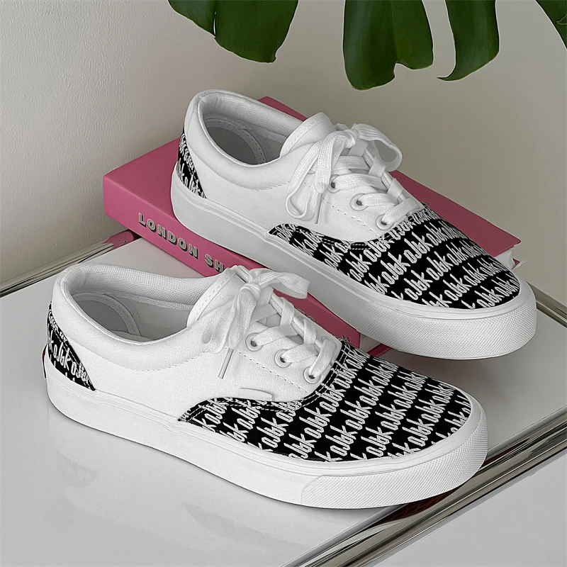 2024 New Women Canvas Shoes Fashion Print Casual Sneakers Men Trend Letter Vulcanize Shoes Comfortable Skateboarding Sneakers