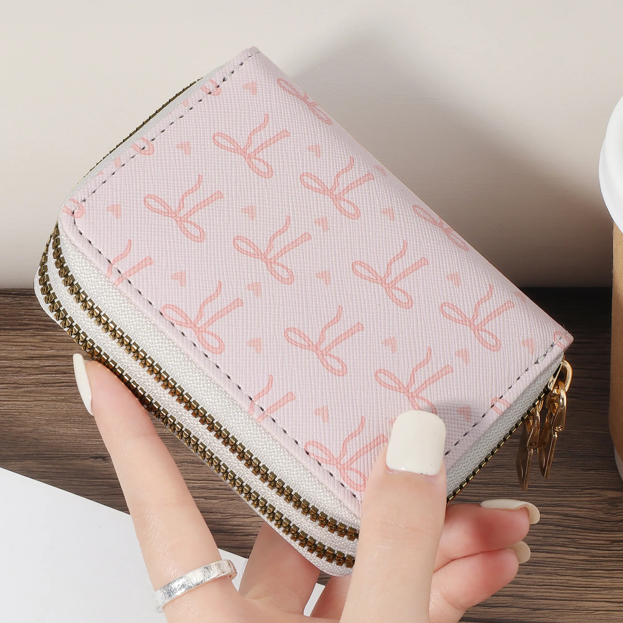 Women's multifunctional short high-quality credit card storage bag, simple and casual multifunctional card holder, decorative mu