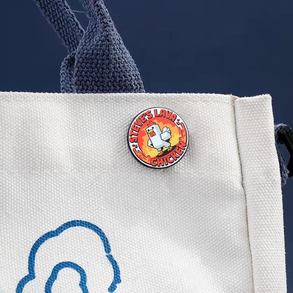Lava Chicken Brosche, klassisches Spiel-Accessoire, Abzeichen, orangefarbener, runder Emaille-Anstecker, Spiel-Logo, Fan-Verpackung, Sammlerstück, Geschenk. – Detail 7
