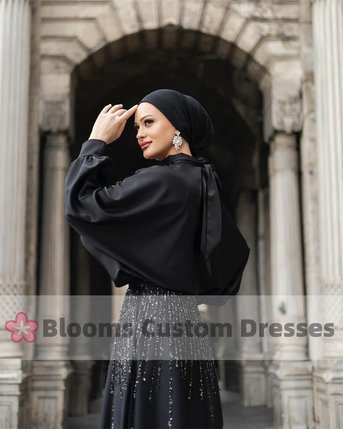 Blooms Beads Sequined Full Sleeve Prom Dresses Saudi Black Satin Formal Party Dress Elegant High Neck A-Line Evening Gown