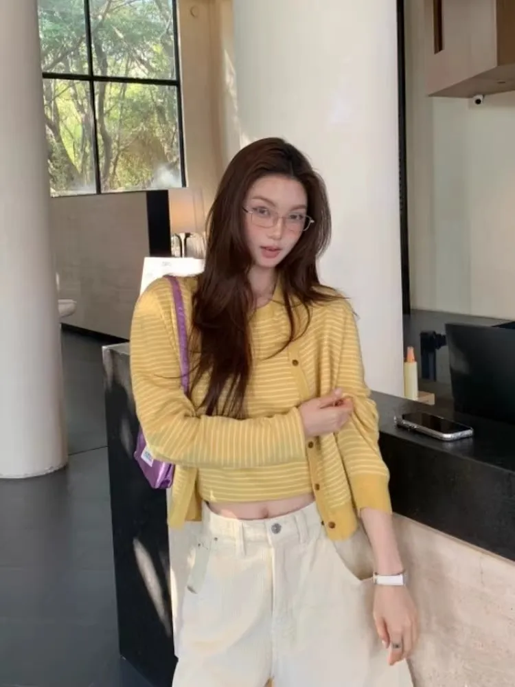 

Slimming Stripe Knitted round Ne Svel Vest Set Simple Sle Loose Fit Knitted Sweater Long Sve Button up ort Length