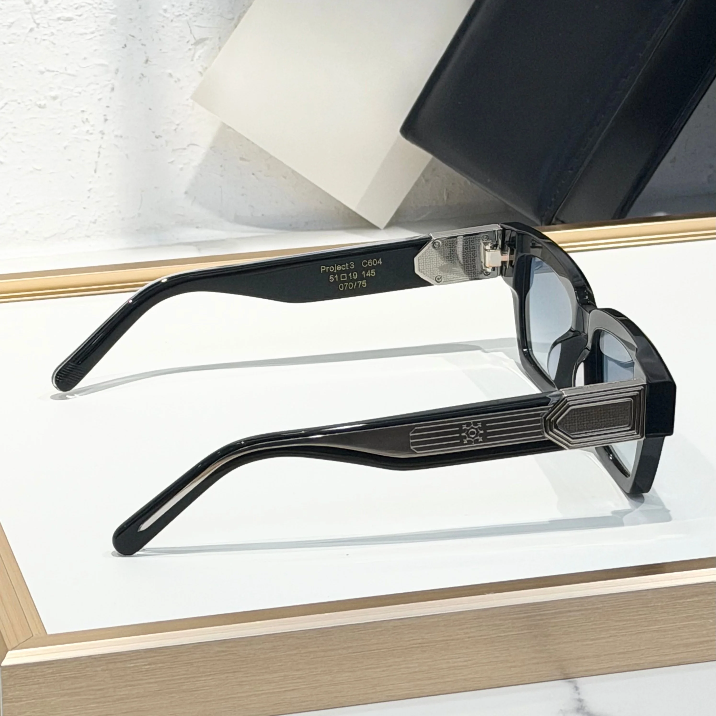 Project 03 Man Woman Sunglasses,  Diamond Silver Decor Detail, UV400, Instagram-Worthy High-End Look