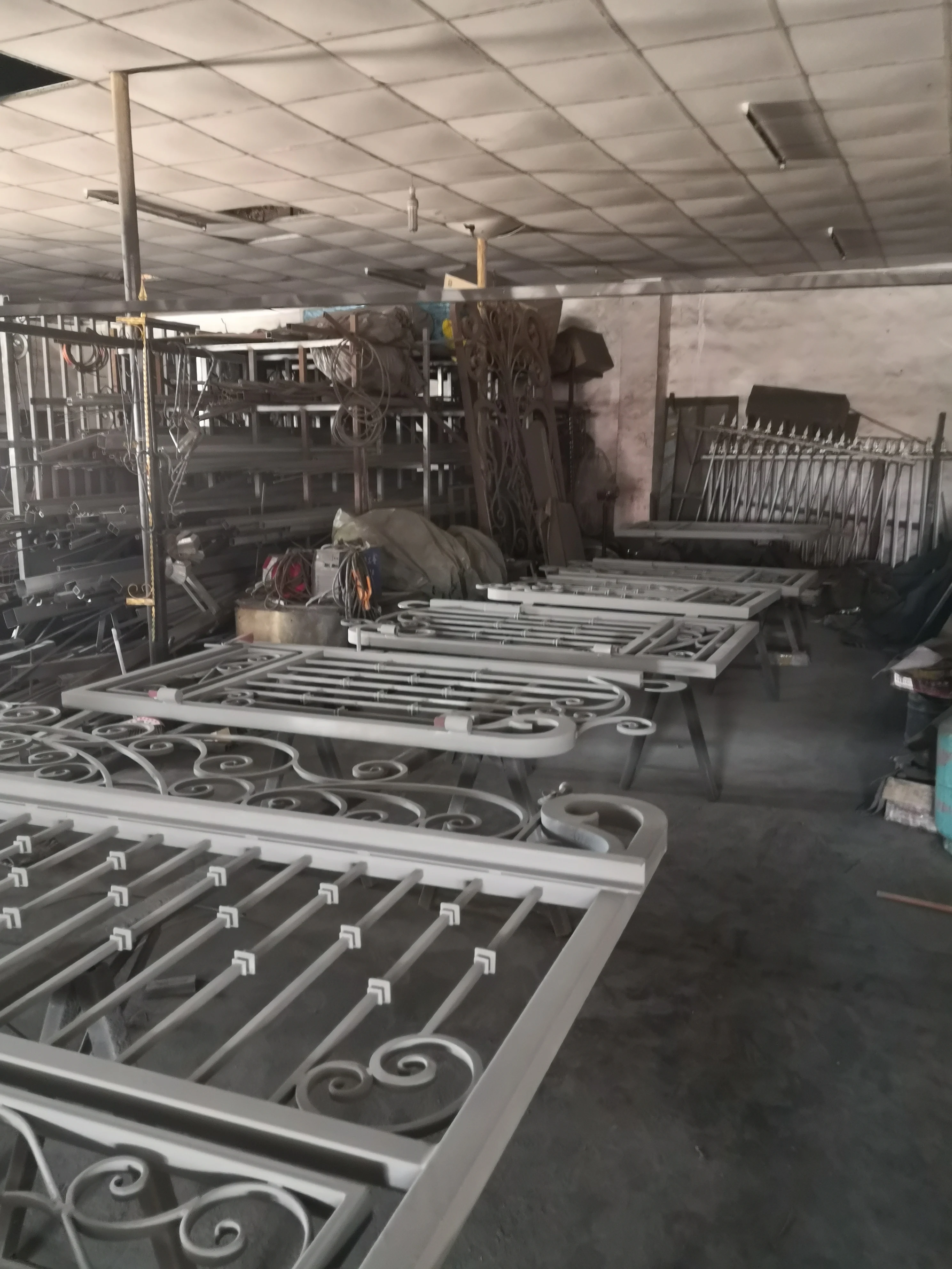 

Wrought Iron Gates Manufacturers China Sliding Swing Metal Garden Fence Hc-g8