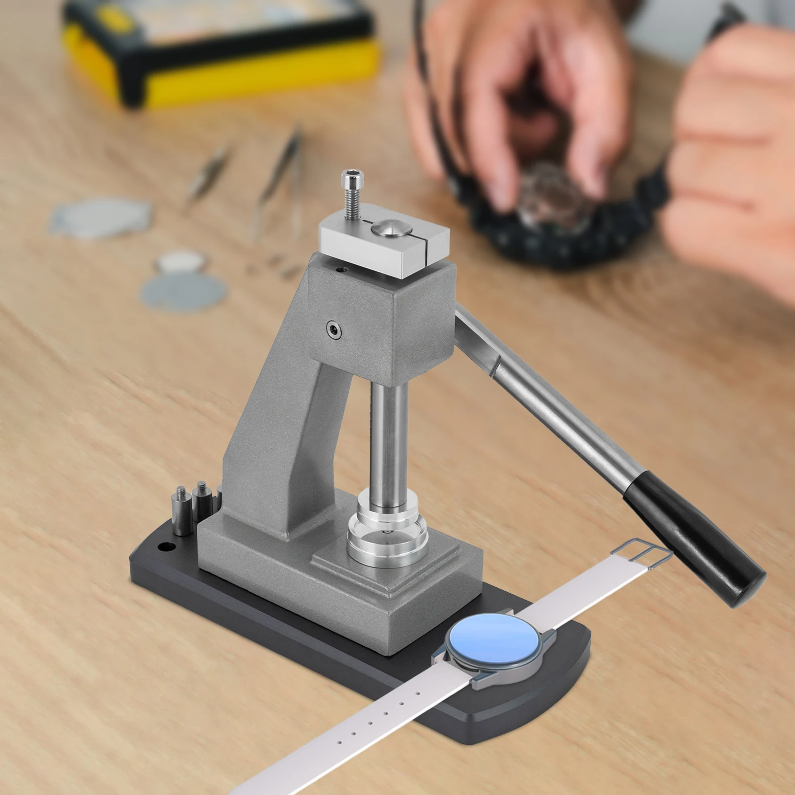Narzędzie do zaciskania dekiel – Crystal Press Tool recenzja i cena