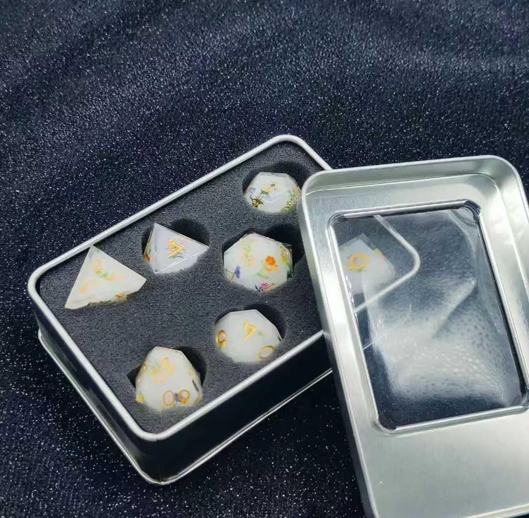 

Смоляные кубики Черный кот Кости Ролевые игральные кости Смоланые игральные кости для Dungeon and Dragons DND Игровые кости Многогранные кости с острыми краями Настольные игровые кости